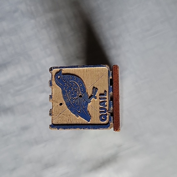 Wood block shelf decor - Picture 5 of 5